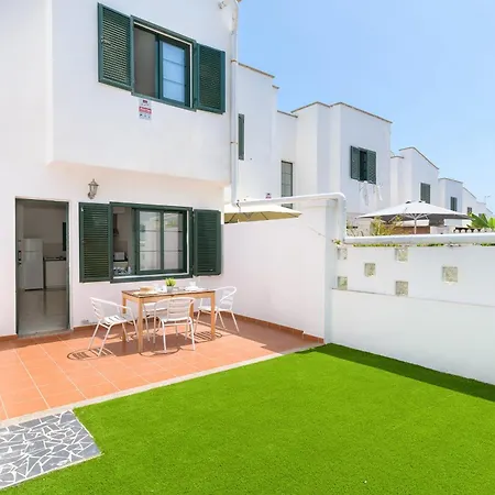 Montserrat De Holiday home *